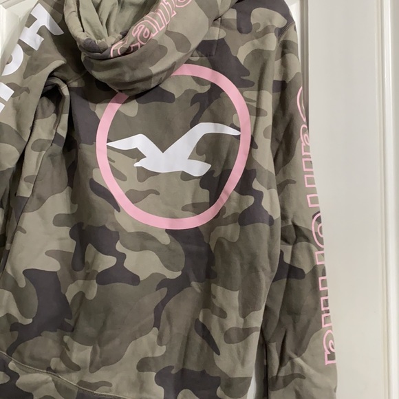 Hollister Camouflage Hoodie - Picture 2 of 3